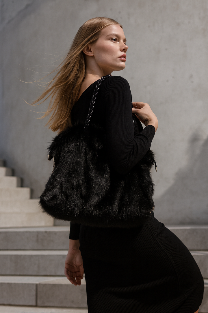 Vielseitige Schultertasche aus Plüschsamt (Mandy)